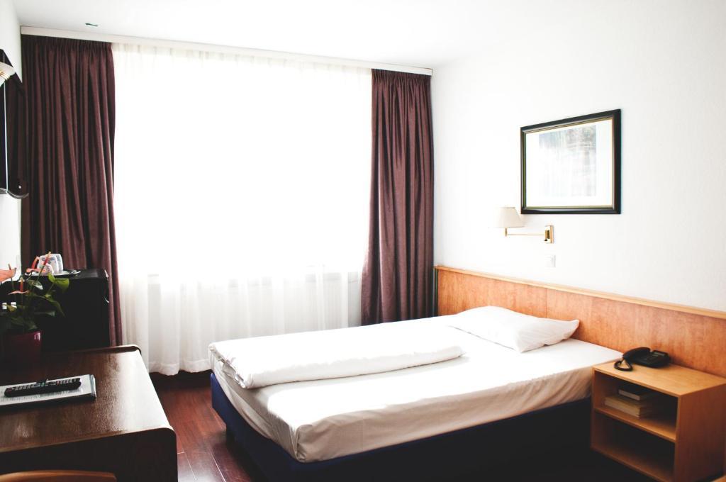 Rugs Hotel Duesseldorf Стая снимка
